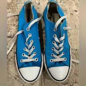 Women Converse size 7